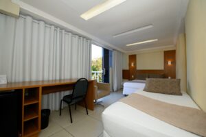 Read more about the article Hotel para trabalho remoto em Niterói: Wi-Fi, mesa e sossego para render